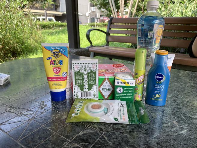 天热易中暑，做好对策、平安出门。（顏艾珏提供）