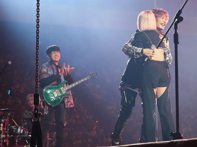 A-Lin今小巨蛋演唱会邀八三夭再度合作。（陈俊吉摄）