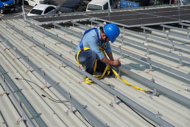 劳退新制 满60岁在职也能领。（台中市府提供／卢金足台中传真）