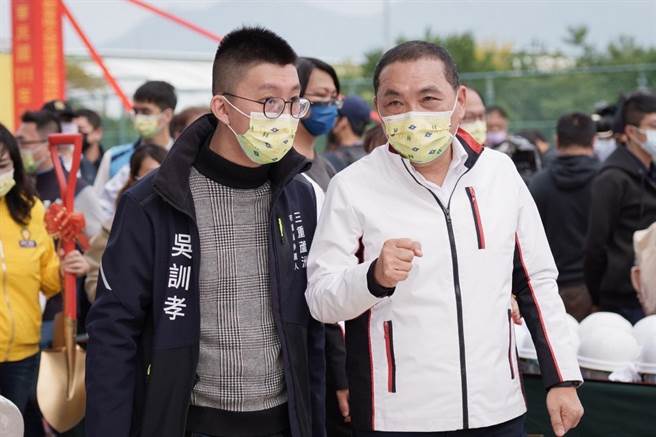 今天台灣基進的張博洋因為與林佳龍對恩恩案有不同的說法，結果被迫道歉，根本沒把總統說的「我當總統一天，沒人需要為他的認同而道歉」放在眼裡。(吳訓孝提供)