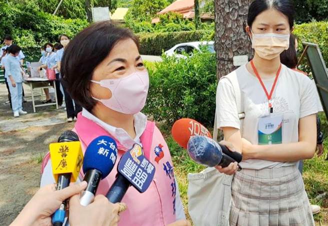 立委杨琼璎指出，希望后里分院及长照中心能够如期完成，嘉惠后里乡亲。（陈世宗摄）