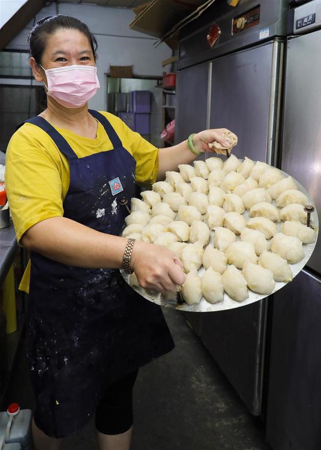 北斗肉圆的外型像是元宝。(图/林格立)