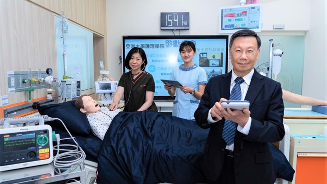 亚洲大学全面推动AI、元宇宙医疗课程教学，积极培育大健康产业人才，让有志从事医疗服务的同学进亚大，毕业即就业！(照片/中亚联大提供)