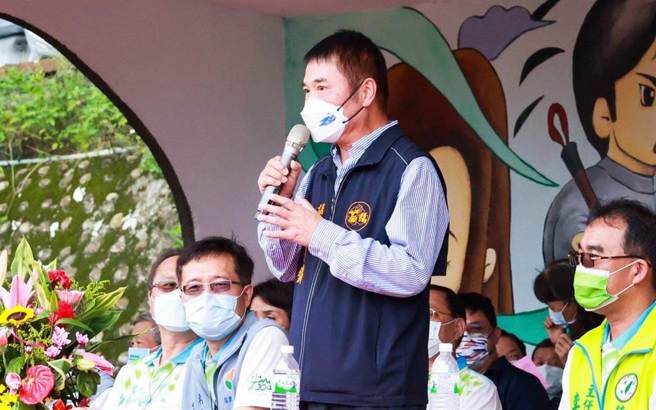 苗栗議長鍾東錦堅持不退選。（資料照）