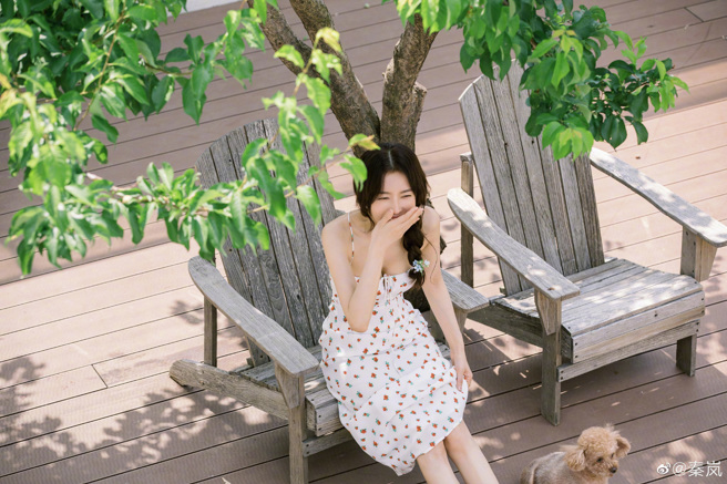 秦岚身材超辣。（图／取材自秦岚微博）