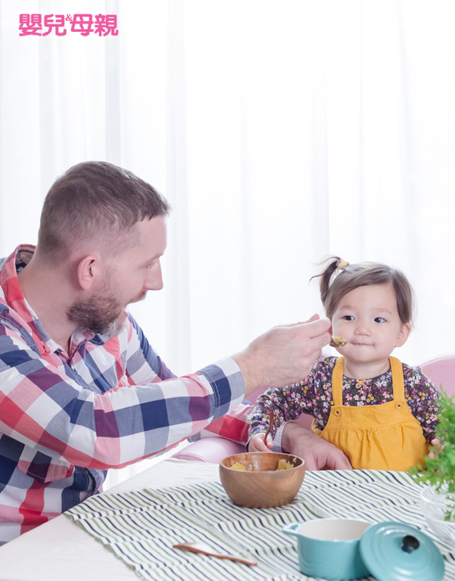訓練孩子吃飯別心急，先觀察５大能力。（圖/ 嬰兒與母親提供）