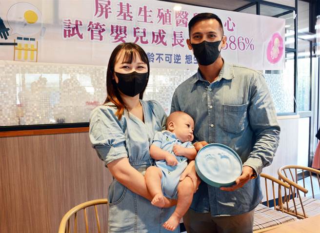 歷经2年求子歷程，新手妈妈罗哲妤顺利迎接新生儿。（林和生摄）