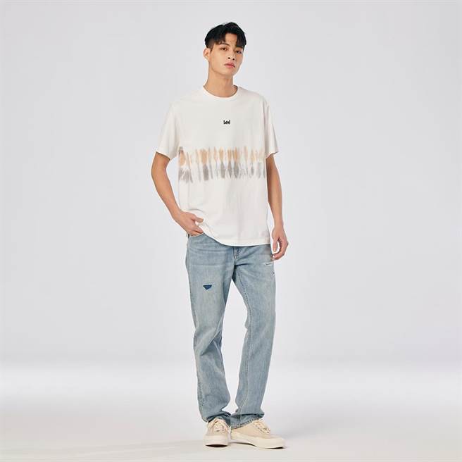 Lee Cooling Jade Fusion 系列，中腰舒适小直筒牛仔裤4580元。（Lee提供）