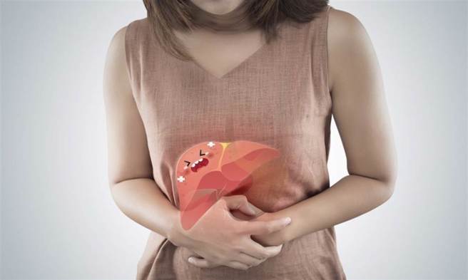 日前一份國外研究指出，新冠肺炎患者常見有肝臟受損問題。（示意圖／Shutterstock）