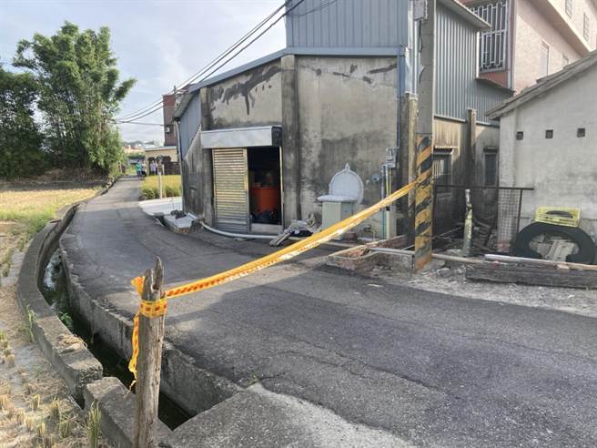 员警到场拉起封锁线。（翻摄照片／李京升苗栗传真）