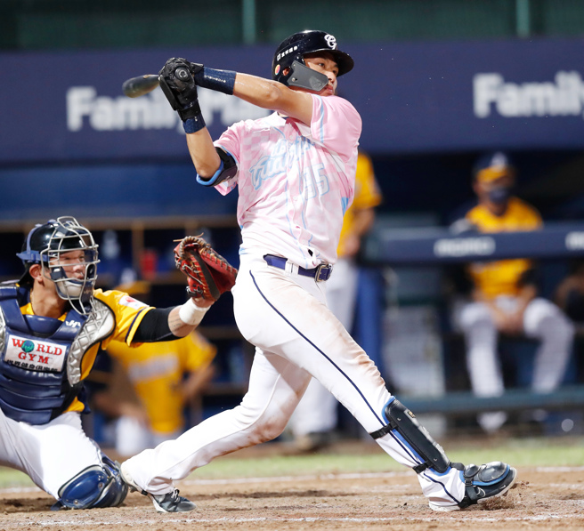 富邦悍将戴培峰17日达成生涯百安里程碑。（资料照，陈怡诚摄）