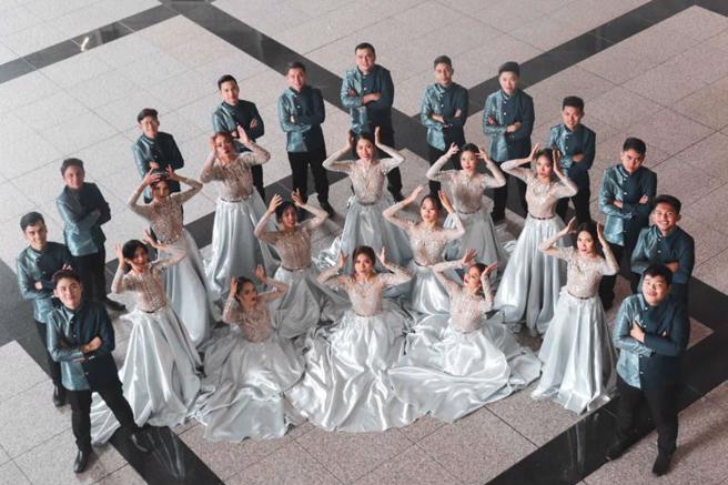 睽違2年，TICF22台北國際合唱音樂節將於今年7月底登場，邀請到菲律賓民答那峨大學合唱團訪台，該團集結民答那峨大學內優秀歌唱菁英，橫掃多項國際賽事大獎，是亞洲近年備受矚目的新興合唱團。（圖/ 中央社）