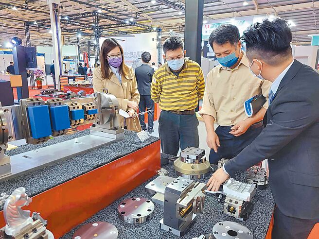 恒佶专精铣床配件、虎钳、圆的或方的「零点定位系统」，一应俱全，9月30日至10月3日将在本报台中高铁旁自动化机械暨智慧制造展登场。图／王妙琴