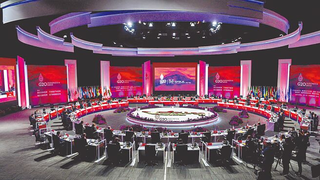 由于对俄乌战争分歧，继20国集团（G20）外长会之后，财长会也以未发布联合公报收场。这是2月17日在印尼拍摄的G20财长和央行行长会议开幕式现场。（新华社）