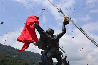 尖石泰雅勇士雕像回來了 造價破千萬成新地標