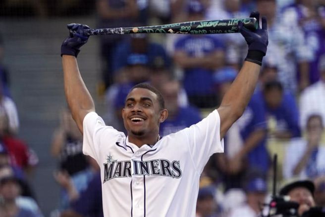 水手队「J-Rod」胡力欧罗瑞格兹，爆冷在次轮击败卫冕者阿隆索。（美联社）