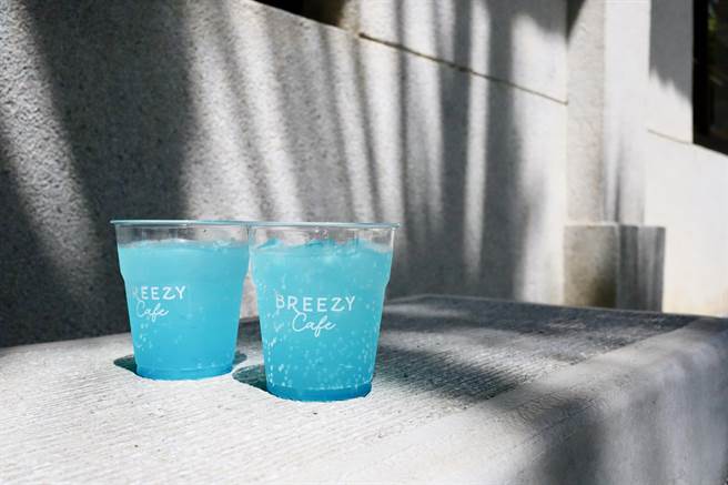 蓝皮意向馆特制迎宾饮料「蓝皮波波」。（雄狮旅游提供）