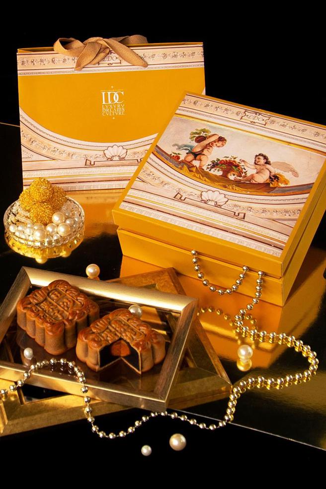 （迎中秋节庆，云朗观光礼盒设注入艺文感，即日起开放预购并有早鸟优惠。图／云朗观光提供）