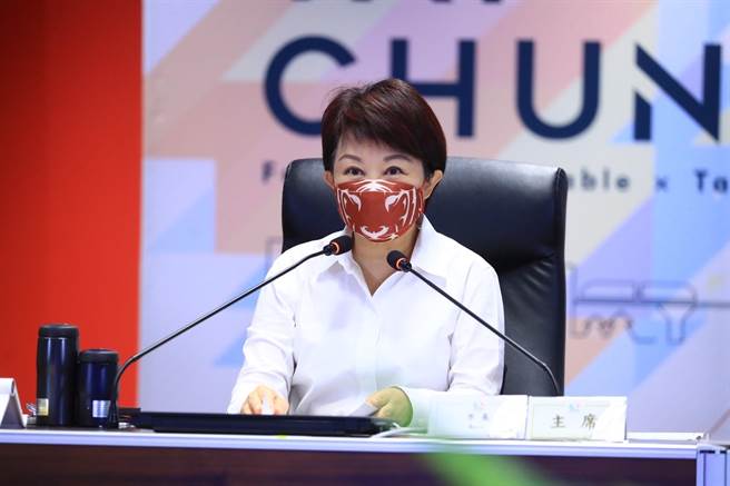 台中市长卢秀燕表示，台中市婴幼儿莫德纳疫苗将自22日起全面开打，除了可以预约疗院所，也将造册制发通知单，一连4天在全市开设46处快打站进行施打，为婴幼儿增强保护力。（台中市政府新闻局提供／谢琼云台中传真）