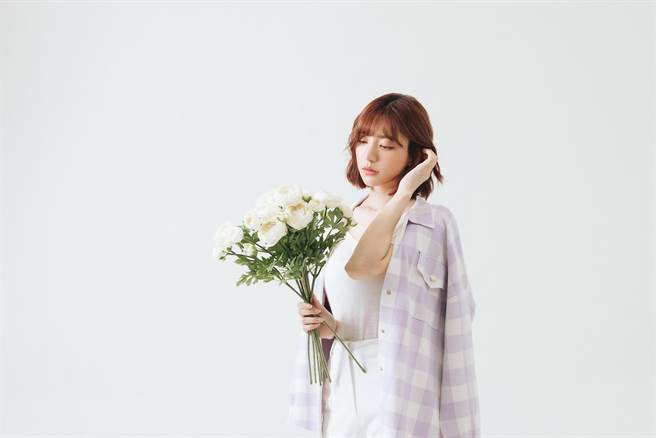 郭雪芙表示現在懂得調適心情面對言論。（CBOOK提供）