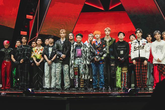 金星（左起）、水星、天王星、地球等待宣布冠军。（野火娱乐提供）