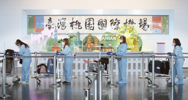 有醫師警告，該變異株可能取代BA.5成為主流，羅一鈞表示，目前本土或境外都未驗出BA.2.75個案，「如果有驗出是大事，會在記者會和大家立即報告」。（圖／示意圖，記者范揚光攝影）