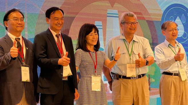 中钢公司携手成功大学成立「负碳科技氢能冶金共研中心」，今（19）日在中钢集团总部大楼签署MOU。（柯宗纬摄）