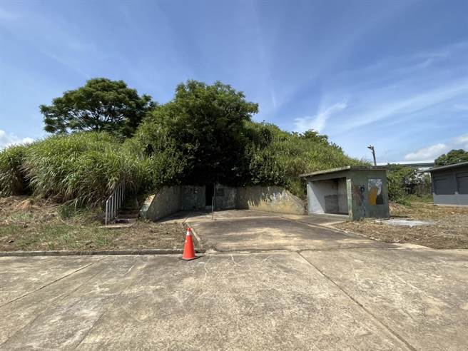 芦竹保管场为增加停车空间，将于1个月内拆除油库。（陈梦茹摄）