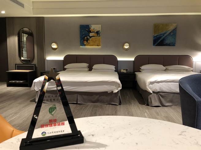 铜级级环保标章高雄天悦饭店提供良好绿能住宿环境。（柯宗纬翻摄）