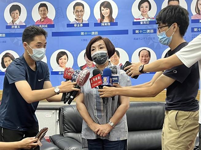 高市议会国民党党团总召童燕珍也疾呼，如何降低爱河溺毙数量，是比起灯会、烟火，市府更该重视的事情。 （柯宗纬翻摄）