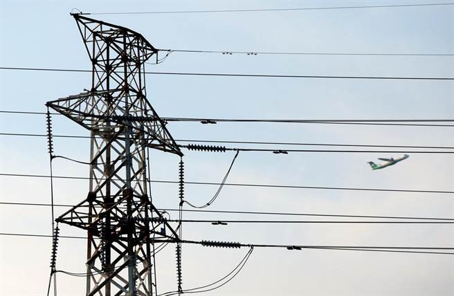 林口下午突然停电，台电表示为电线跳脱，目前正在抢修中。（示意图，本报资料照片）