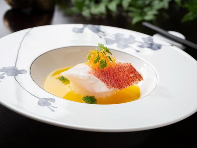 （台北文华东方酒店推出三天二夜住房专案，住宿高级客房并可享受「雅阁」与「大腕烧肉专门店」星级美味。图／台北文华东方酒店）