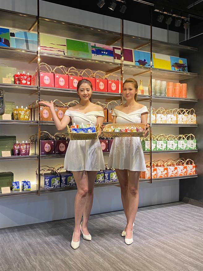 台湾农渔业物产馆不只有品牌故事，还展售农特产品，更设有品茗空间。（张亦惠摄）