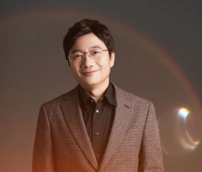 王牌配音员姜广涛。(图/ 摘自光合积木微博)