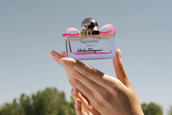 Signorina In Fiore_花漾伊人女性淡香水 。（Salvatore Ferragamo提供）