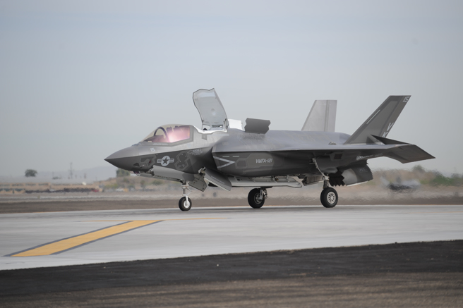 雷神表示，該公司的eJPALS將有效協助美軍航空戰力迅速轉戰不同基地。圖為美軍F-35B戰機降落。（示意圖／DVIDS）