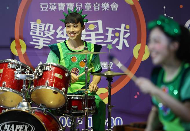 朱宗慶打擊樂團2022豆莢寶寶兒童音樂會記者會19日舉行，結合打擊樂與兒童劇場，讓孩子們在豆莢寶寶親近有趣的互動之下，輕鬆接觸高水準的音樂演出。（季志翔攝）