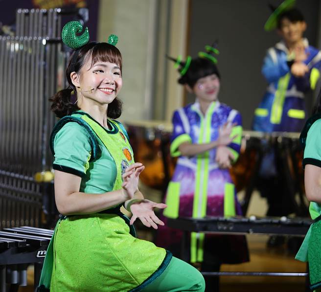 朱宗慶打擊樂團2022豆莢寶寶兒童音樂會記者會19日舉行，結合打擊樂與兒童劇場，讓孩子們在豆莢寶寶親近有趣的互動之下，輕鬆接觸高水準的音樂演出，從小培養對於音樂的鑑賞力。（季志翔攝）