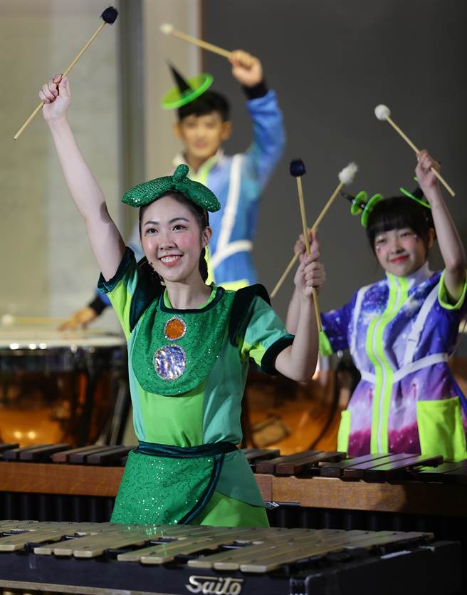 朱宗慶打擊樂團2022豆莢寶寶兒童音樂會記者會19日舉行，結合打擊樂與兒童劇場，讓孩子們在豆莢寶寶親近有趣的互動之下，輕鬆接觸高水準的音樂演出，從小培養對於音樂的鑑賞力。（季志翔攝）