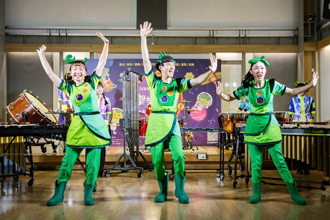 豆莢寶寶兒童音樂會今年推出全新製作《擊樂星球》，以音樂的四大元素打造擊樂童話，8月6日起全台巡演。（擊樂文教基金會提供）