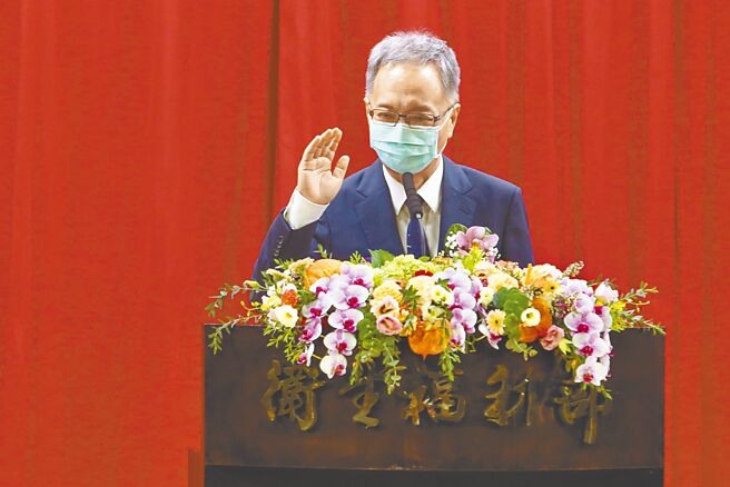 卫生福利部昨天上午也举行部长交接，新任部长薛瑞元（见图）说「我唯一的夫人也有到场」，引起现场来宾关注。（邓博仁摄）