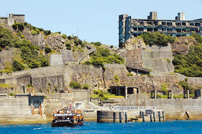 韩国外长朴振与日本外长林芳正举行会谈，双方将与日本商讨于二战强徵劳工索赔案涉案日企在韩资产遭变现前的解决之道。图为军舰岛。（新华社）