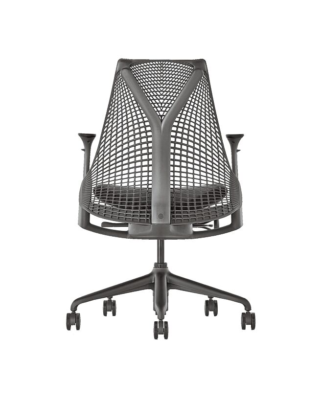 雅浩家居的「SAYL Chair」大型Y字支架延伸支撑椅背，灵感来自旧金山金门大桥。价位从2万9000～3万4500元。（ystore雅浩家具提供）