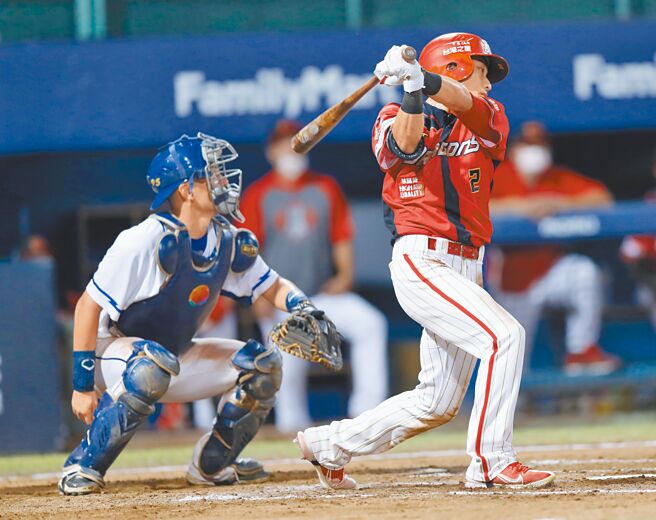 味全郭天信8局上打出場內全壘打。（陳怡誠攝）