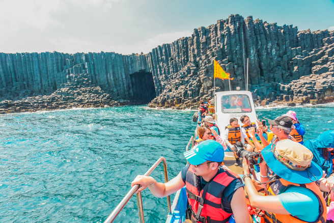 去澎湖4天10人花20万，超瞎行程曝光，引起网友讨论。（示意图／shutterstock）