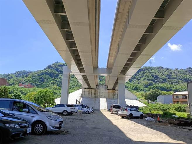 国四丰潭段将于年底完工，立委江启臣要求丰势交流道立交共构。（陈淑娥摄）