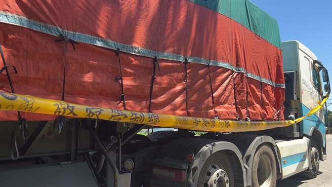 花莲货运公司49岁温姓司机行经台9线疑因身体不适，将大货车停靠路旁后即昏迷，被人发现送医后不治。在场人员表示若他继续开车后果恐不堪设想。（民眾提供／蔡旻妤台东传真）