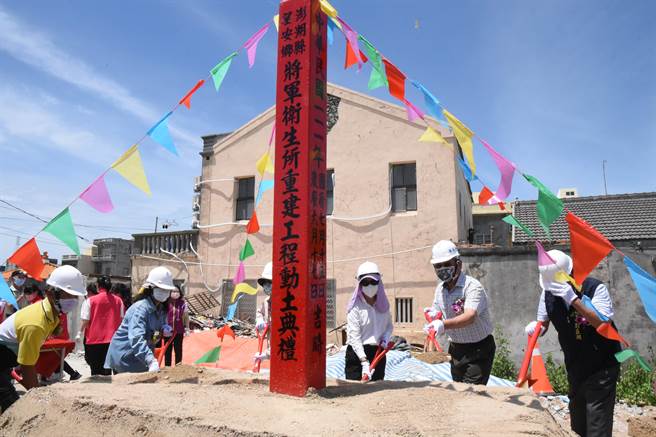 澎湖府会议长刘陈昭玲、卫生局长萧静蓉多人确诊，疑与15日将军卫生所动土之行有关，但县府发言人陈其育说实属猜测。（澎湖县政府提供）