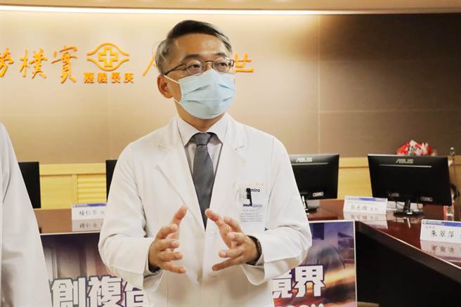 精准影像医疗导引微创中心主任蔡元雄指精准影像导引手术中心成立后，如遇到重大灾害案件，有大量重伤患，复合型手术室可同时运作。（吕妍庭摄）