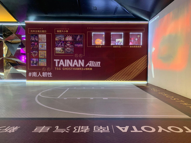 「台鋼獵鷹元年特展x南人韌性」展場佈置。（台鋼獵鷹提供）